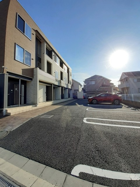 モダンインプレスの駐車場