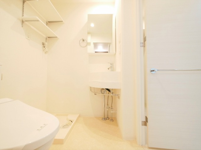 APRILE南森町の洗面所