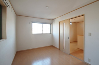 【洋室】 | YMN上野町貸住宅 | 1Ｆリビングの北側にある洋室です