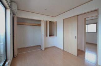 【寝室】 | YMN上野町貸住宅 | ２Ｆ南西の洋室です