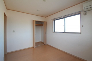 【子供部屋】 | YMN上野町貸住宅 | ２Ｆ南東の洋室です