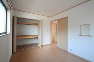 【子供部屋】 | YMN上野町貸住宅 | ２Ｆ南西の洋室です
