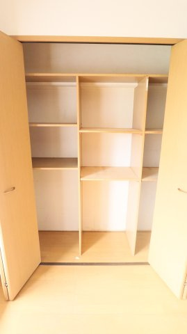 久米川駅東住宅20号棟の収納