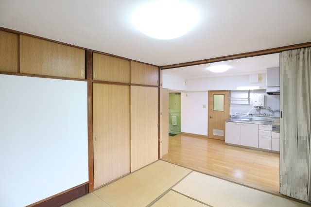 久米川駅東住宅20号棟の居間・リビング