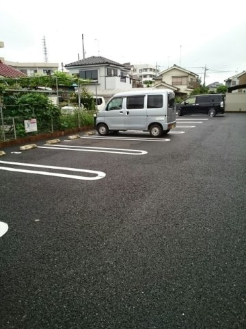 ラシーマカイトの駐車場