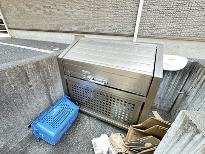 【その他共用部分】 | モネーレ百合丘 | 敷地内ごみ置き場でごみ出しもらくらく～♪忙しい社会人さんや主婦さんにもうってつけ！