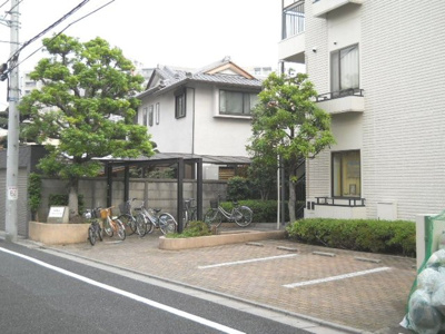 【駐車場】 | 本駒込シティハイツ　12866 | 屋根付きの駐輪場があります(^^)/