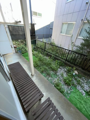 【庭】 | ロイヤルガーデン根岸台