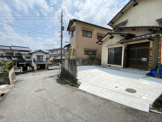 中古住宅　相田5丁目の前面道路含む現地写真