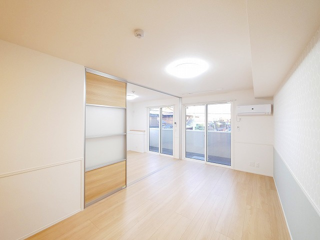 ビギーウエストの居間・リビング|こちらのリビングで趣味の時間をお楽しみください