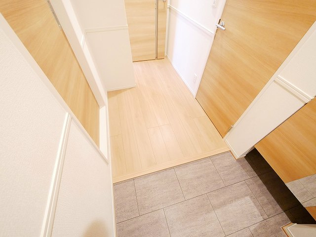 ビギーウエストの玄関|明るい玄関です