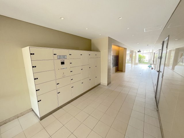 コープ野村姪浜のエントランス