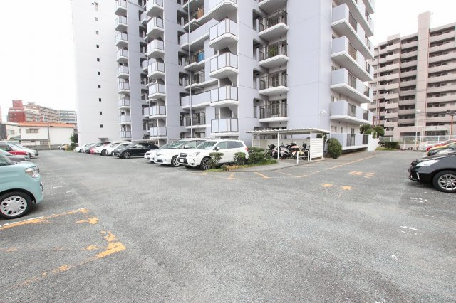 コープ野村姪浜の駐車場