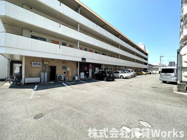 第4三宅ビルの駐車場|駐車場です