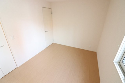 【寝室】 | フルリール | 広々とした洋室です