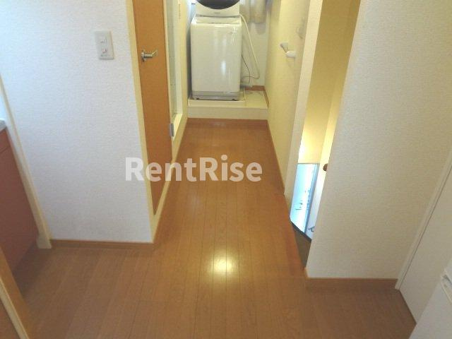 レオパレスファンタジーの玄関|廊下