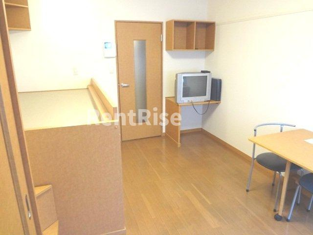 レオパレスファンタジーの居間・リビング