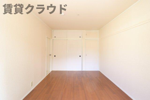 ファミール川戸の居間・リビング