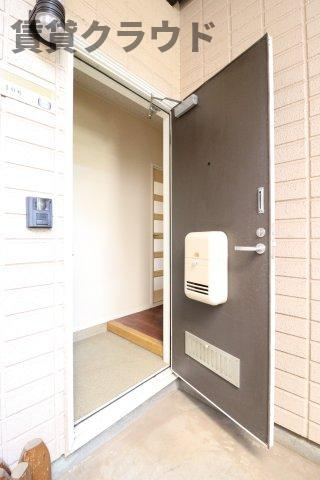 ファミール川戸の玄関|シューズボックス付きで靴もスッキリ収納！