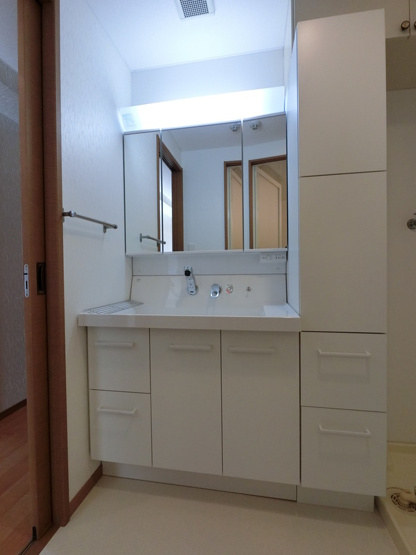 【洗面所】 | ブルーラグーン吉塚南 | コンパクトで使いやすい洗面所