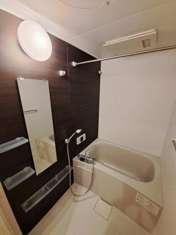 アイエフノヴァ上甲子園の浴室