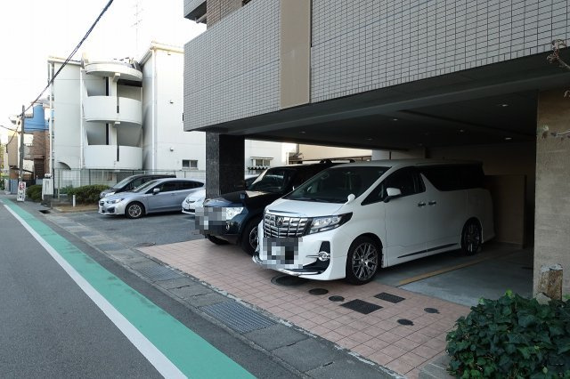 アイエフノヴァ上甲子園の駐車場