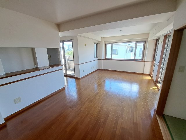 アイエフノヴァ上甲子園の居間・リビング