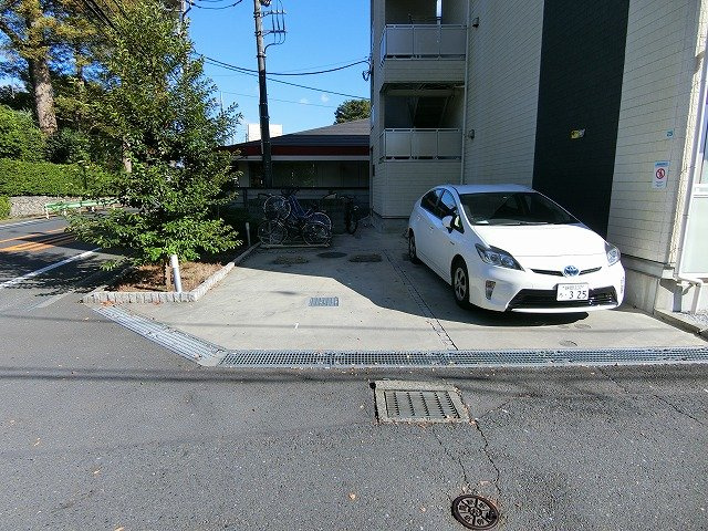 リブリ・武蔵野の駐車場