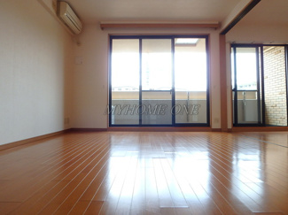 【居間・リビング】 | ミレニアムコート青葉台 | リビング