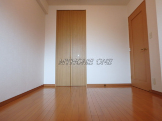 【洋室】 | ミレニアムコート青葉台 | 洋室5.2帖