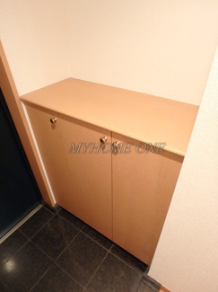 【玄関】 | ミレニアムコート青葉台 | シューズボックス