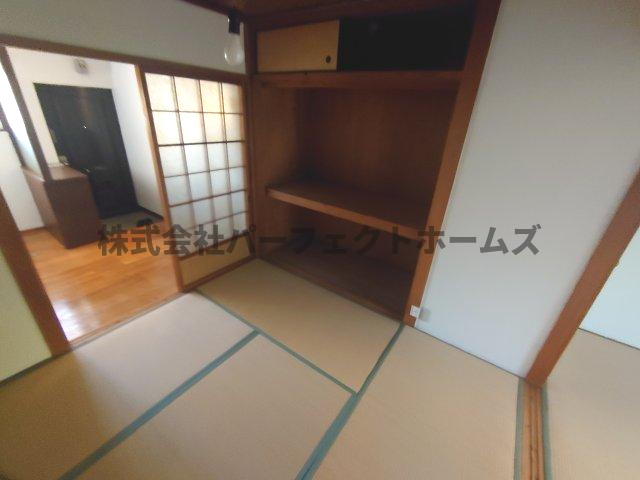 掃部マンションの和室|和室ならではの温かな和の空間で寛ぎの時間を過ごせます