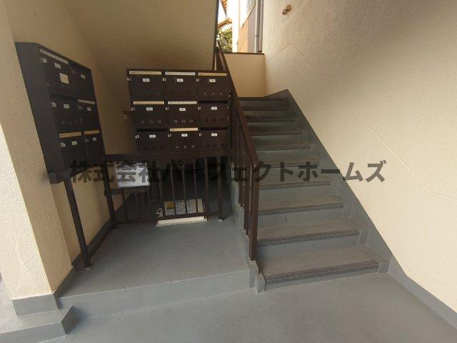 掃部マンションのエントランス|清潔なエントランスです