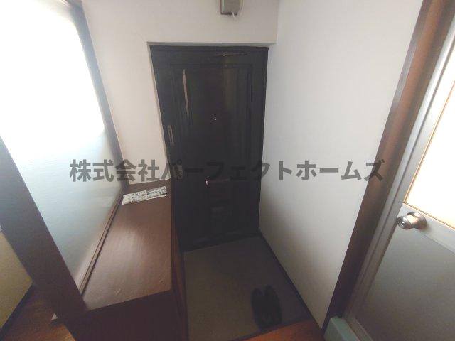 掃部マンションの玄関|明るい玄関です