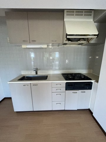 調布市布田２丁目の賃貸マンションのキッチン