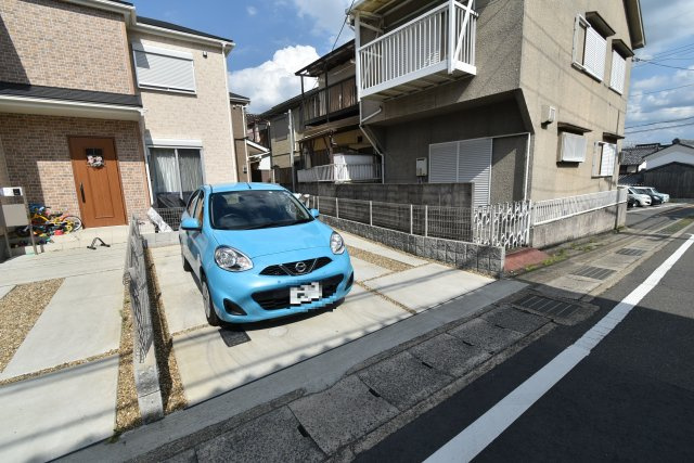 長岡京市奥海印寺東条12貸家の駐車場|2台駐車可能