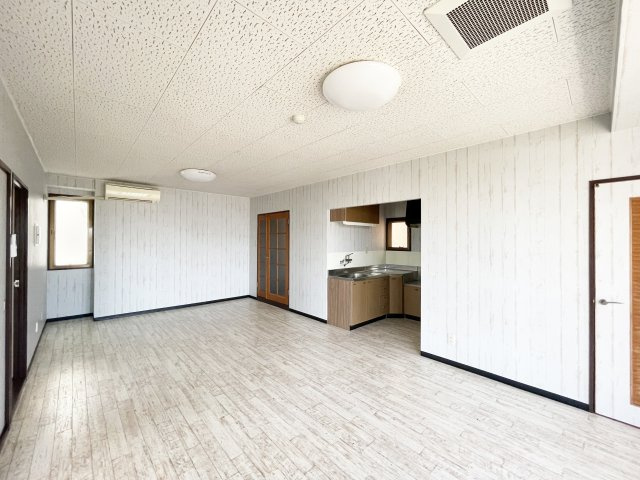 サンライト富田橋の居間・リビング