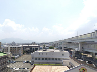 【展望】 | 南側バルコニーより南方面を望みます。この眺望、陽当たり、開放感はぜひ現地でご確認ください