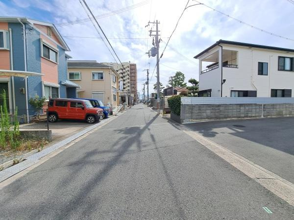 和歌山市堀止東1丁目　土地の前面道路含む現地写真|メッサオークワ高松店まで約876ｍ（徒歩約10分）
