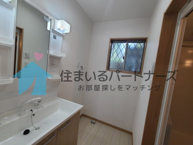 エスカレント広川の洗面所|コンパクトで使いやすい洗面所