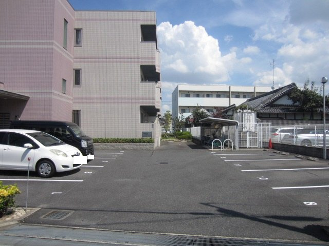 【駐車場】