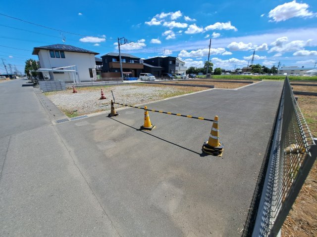 越谷市七左町4丁目売地3期の前面道路含む現地写真