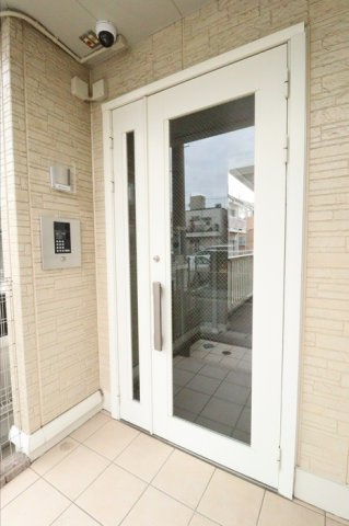 千葉市花見川区花園１丁目のアパートのエントランス|オートロック付エントランス