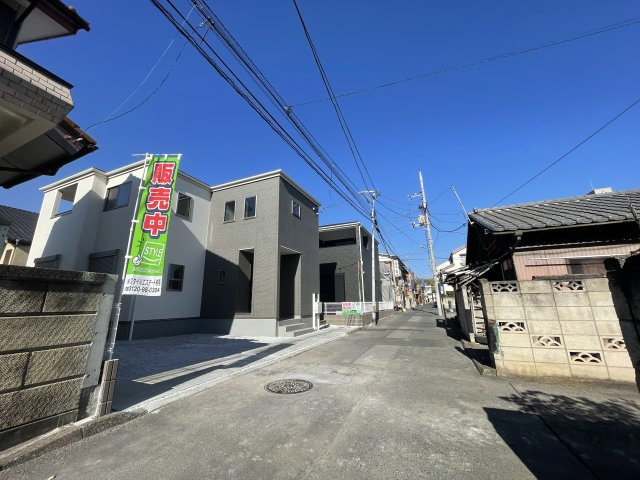新築　前橋市若宮町　Livele Garden.S　2号棟の前面道路含む現地写真|現地写真　東側接道幅員約3.9ｍ		
