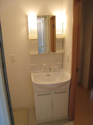 【洗面所】 | アムールA棟 | スペースが確保できる洗面所です