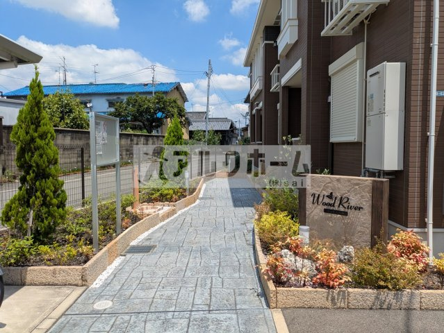 ウッドリバーのエントランス