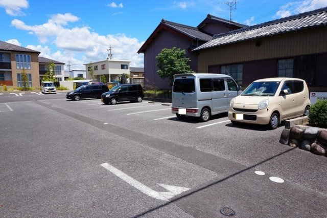 レジデンス大岡　　　刈谷市近郊の賃貸はクラスホームの駐車場