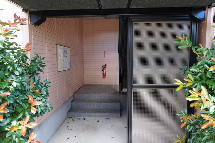 レジデンス大岡　　　刈谷市近郊の賃貸はクラスホームのエントランス