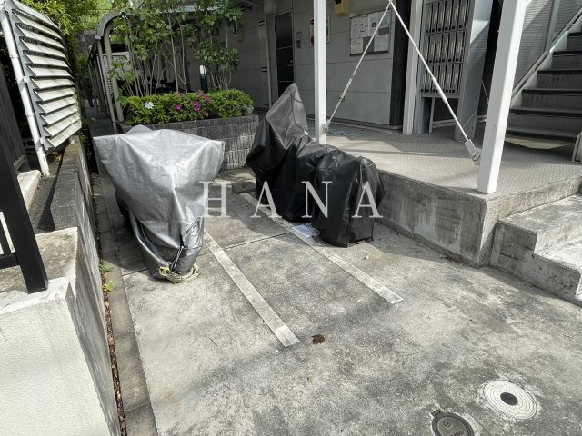 リブリ・ニュータウンの駐車場