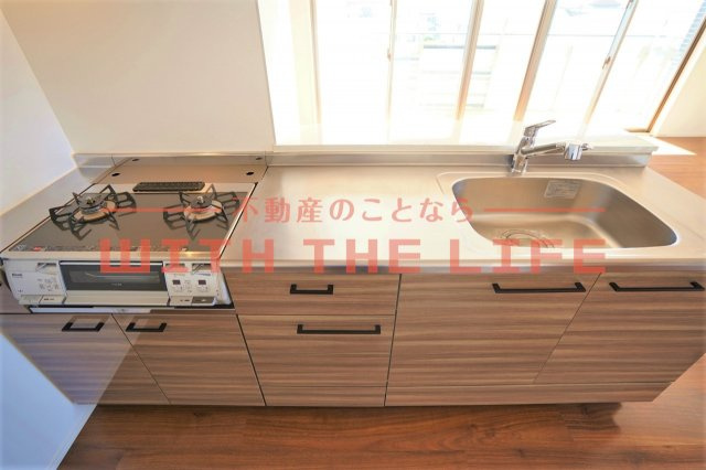 ムーンコート梅満【キャッシュバック対象物件】のキッチン|コンパクトなキッチンで掃除もラクラク